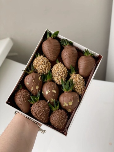 Dassy Milk Callebaut Клубника в шоколаде М