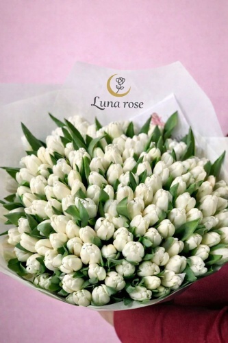 Luna rose Букет из белых тюльпанов премиум 101