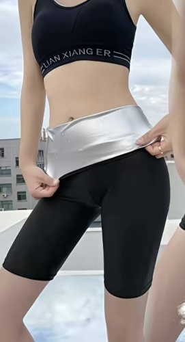 Спортивные шорты черный