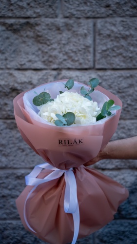 Rilak Floral моно-букет в оформлении гортензия 1 шт 60 см