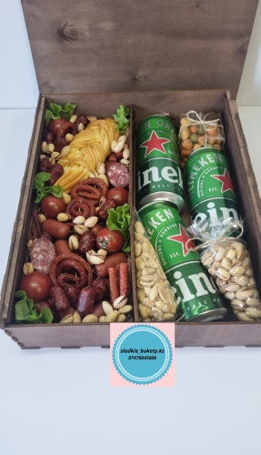 ИП Сладкие Букеты ИП Сладкие Букеты Мясной мужской подарочный бокс 35/30