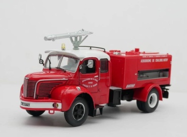 Автомобиль 30345643_849135315 1:43