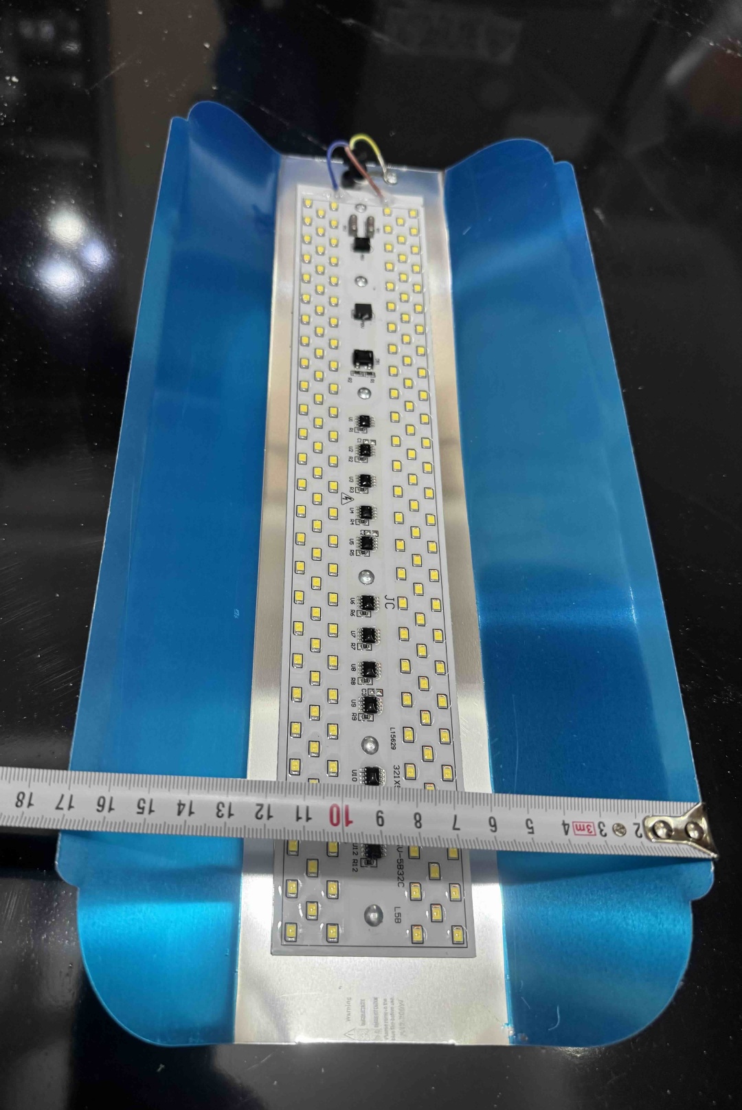 Прожектор A12-200W белый
