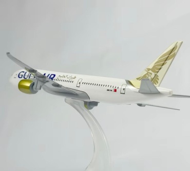 Металлическая модель самолёта Gulf Air Boeing 787-9 Dreamliner
