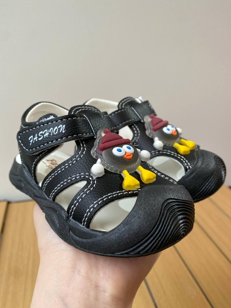 черный