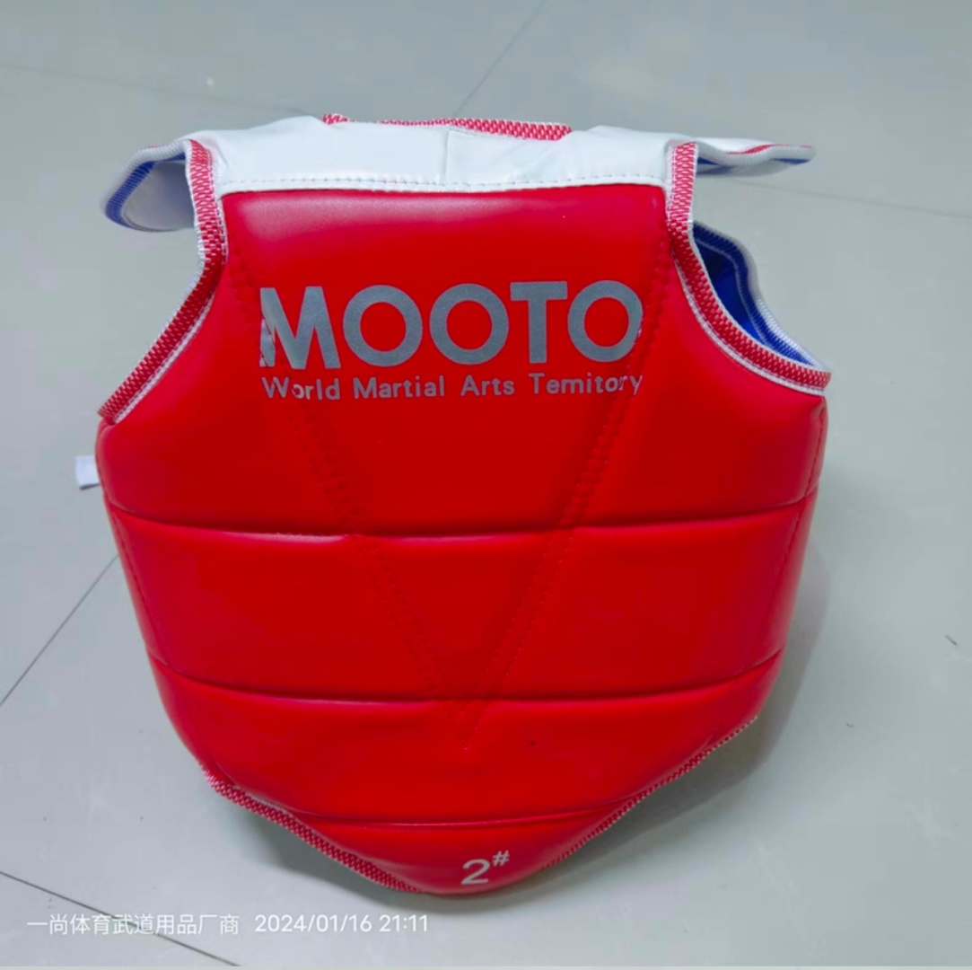 Набор спортивной защиты MOOTO красный M, L