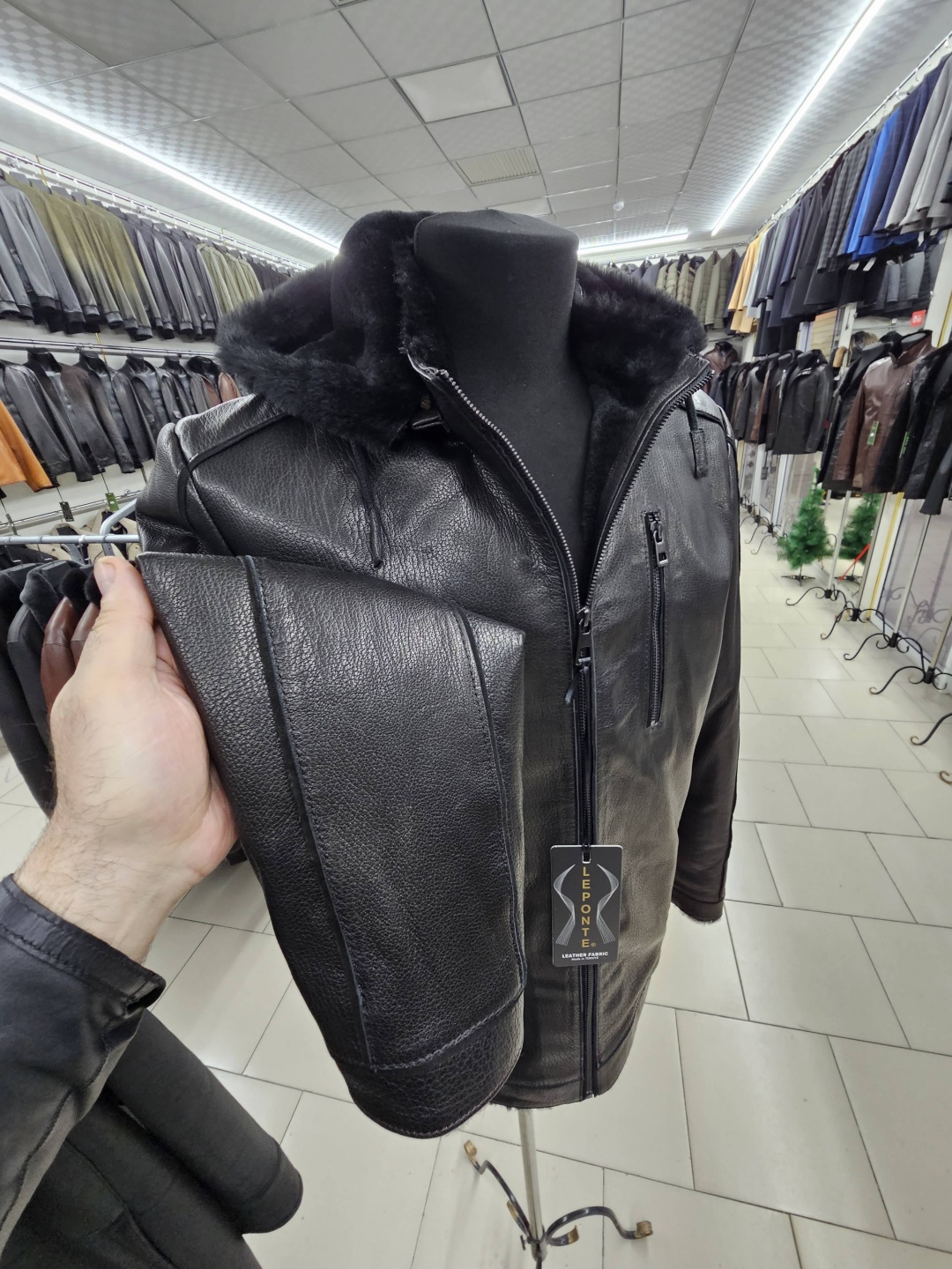 черный