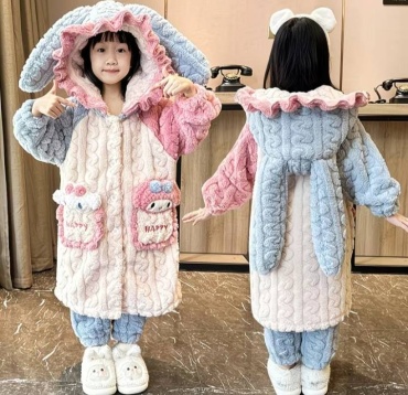 Махровый халат Hello Kitty белый, розовый
