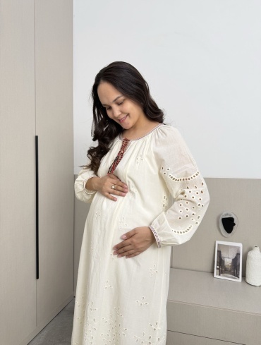 Повседневное платье SuperMama бежевый