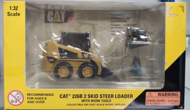 Модель колесного погрузчика CAT 226B