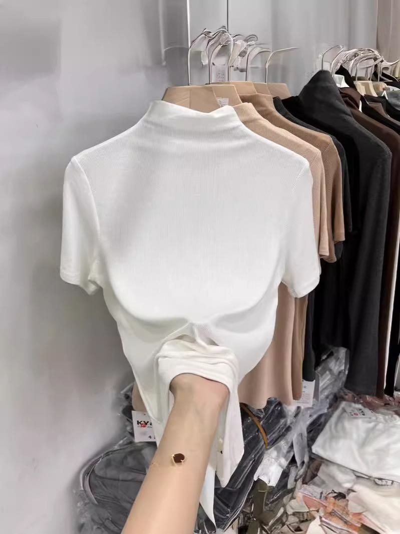 белый