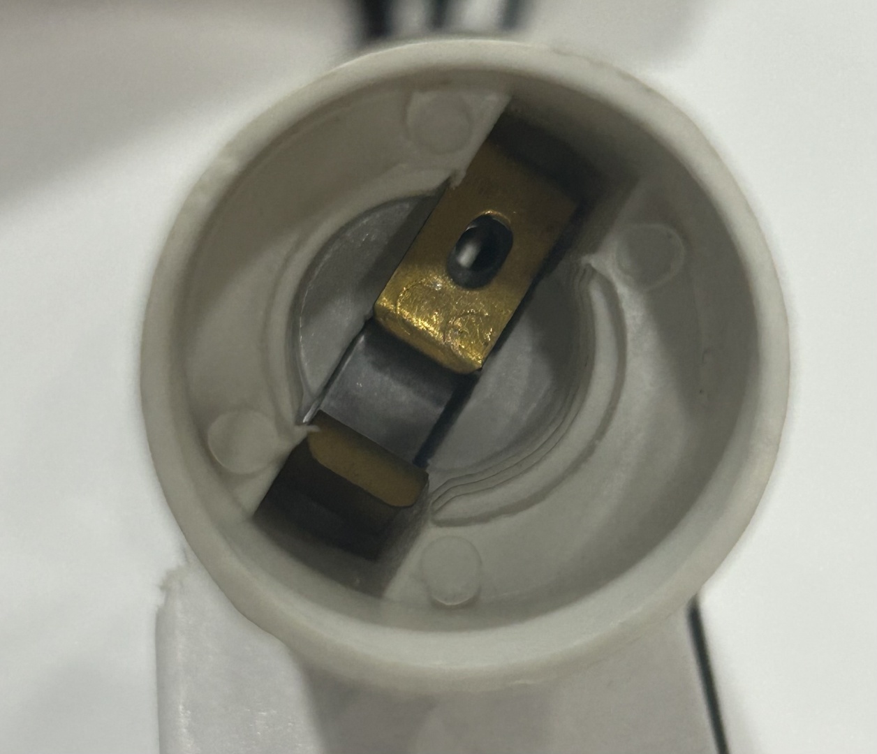 Патрон E14 Lamp-holder-E14, пластик