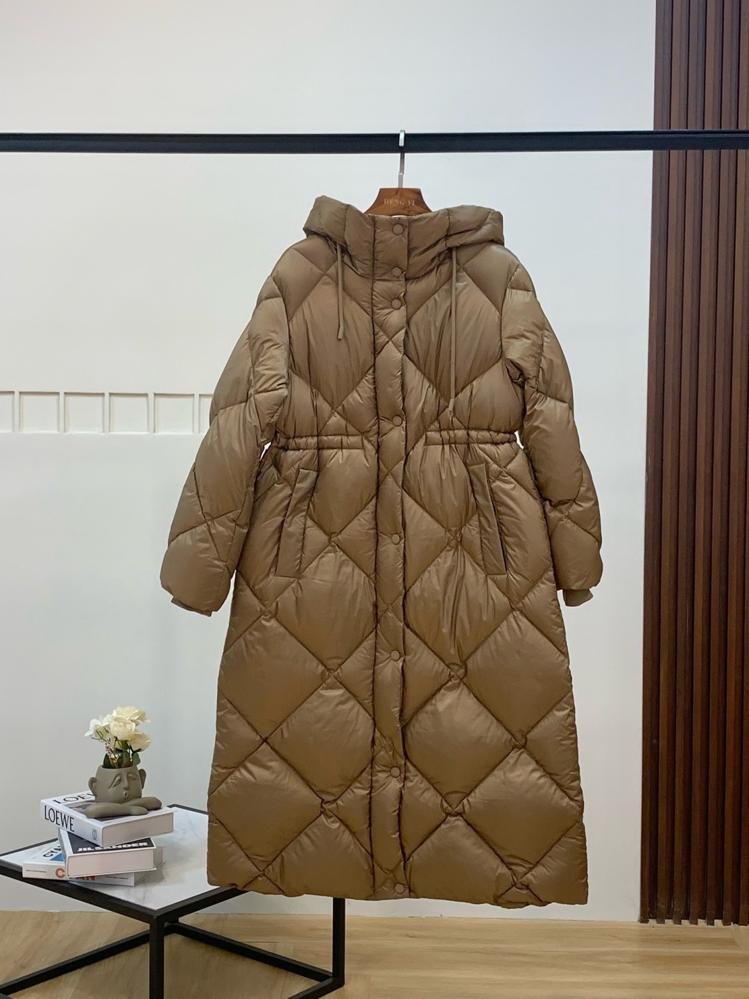 Пуховик Max Mara коричневый