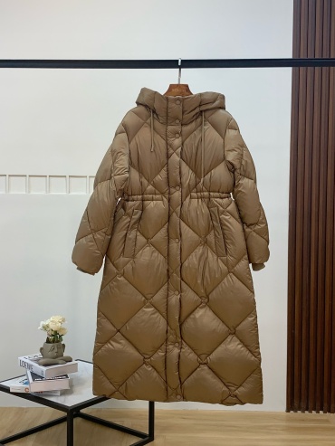 Пуховик Max Mara коричневый