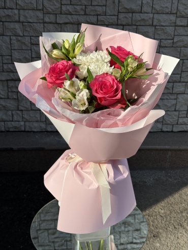 Euro Flowers букет в оформлении роза, хризантема, альстромерия 7 шт 40 см