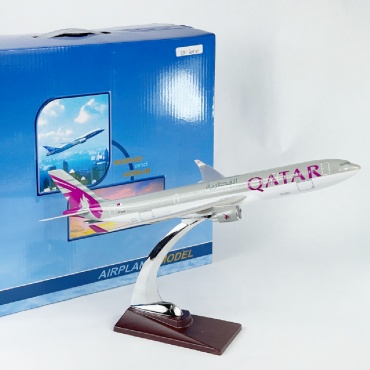 Коллекционная модель Самолет Kuvert A330 Qatar 1:200