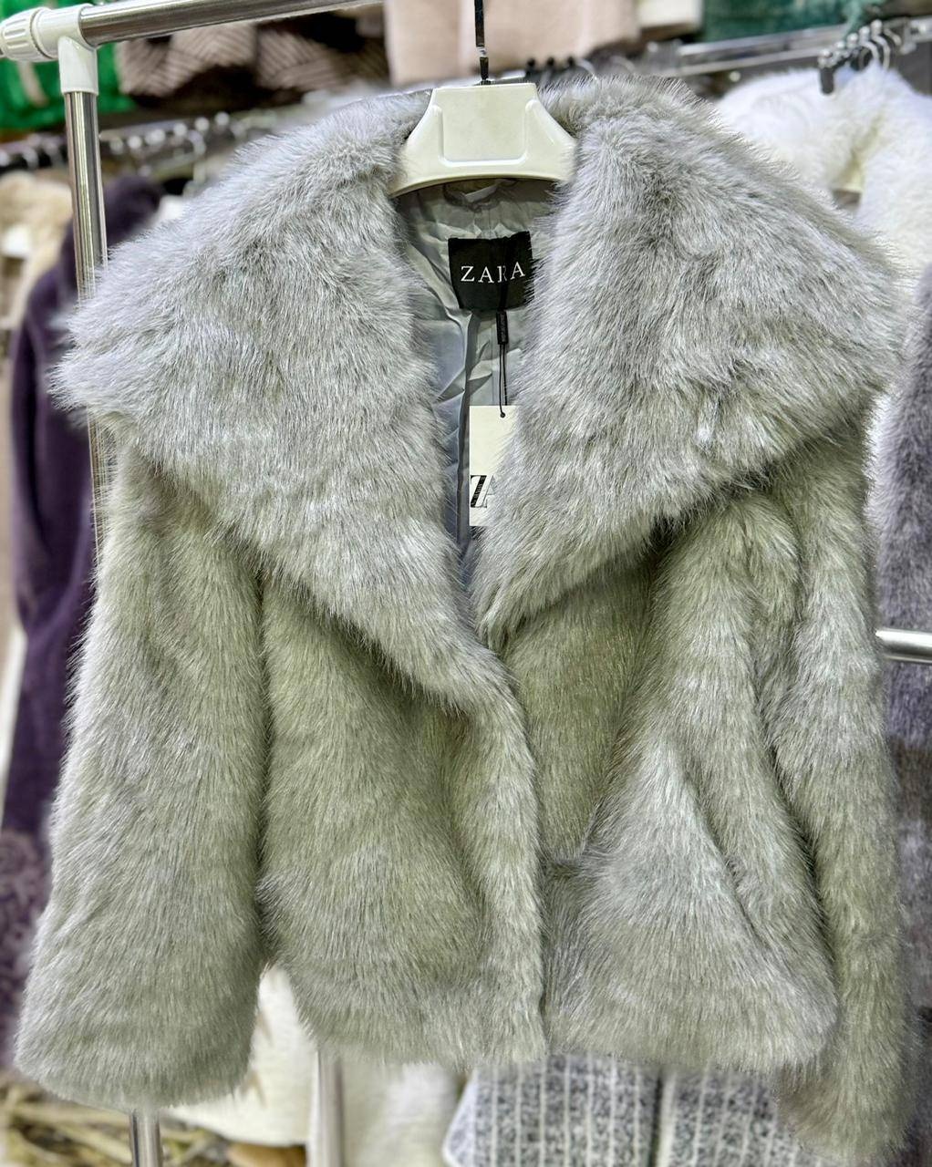 серебристый