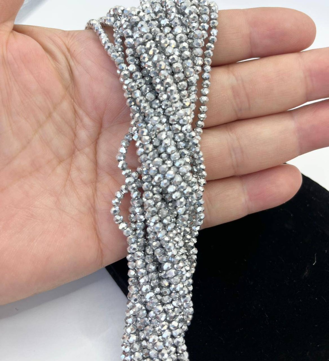 Бусины, 3 мм, стекло, серебристый, 146 шт, 1 нить
