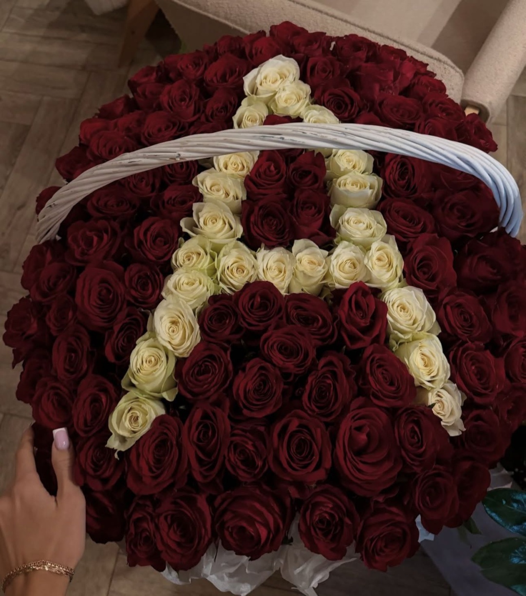 Композиция с открыткой роза 51 шт 60 см