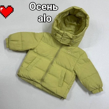 Пуховик светло-зеленый