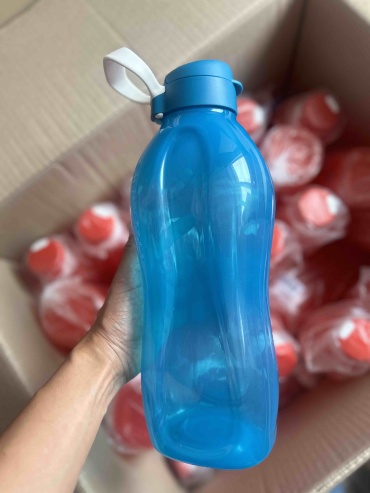 Бутылка Tupperware И125 2000 мл синий