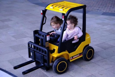 1Kids Кара Электромобили Экскаватор желтый