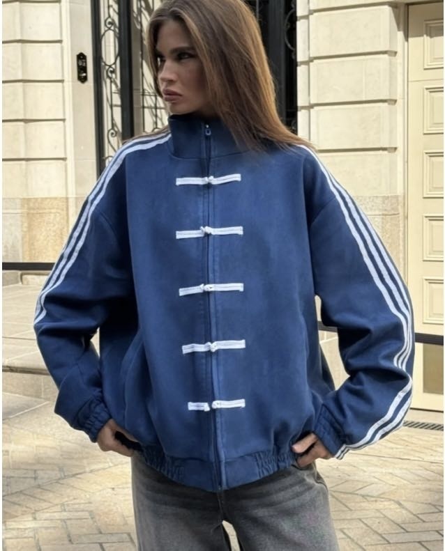 Бомбер белый, темно-синий