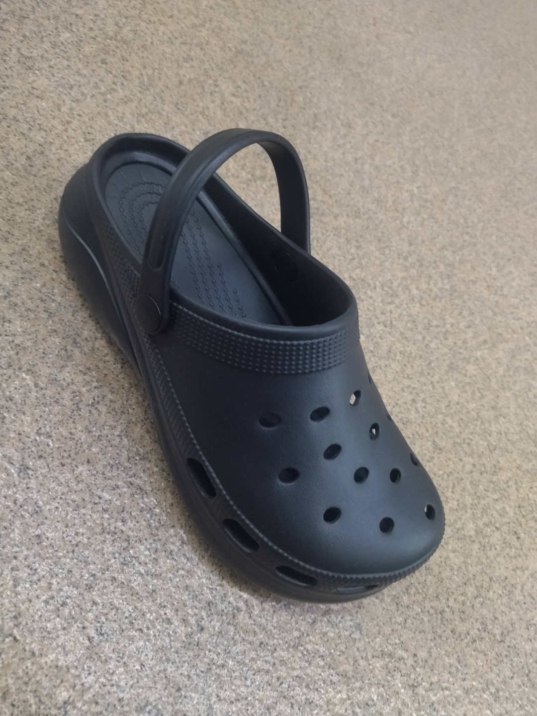 Сабо черный