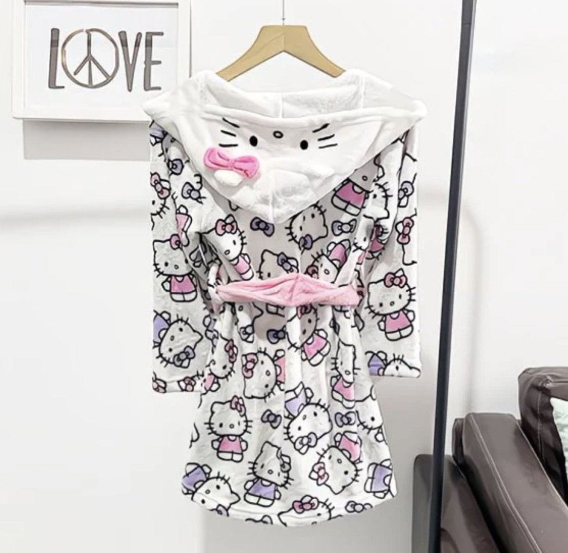 Флисовый халат Hello Kitty розовый