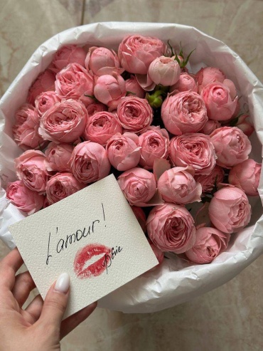 Пионовидные спрей розы "Воздушный поцелуй" Flowers by Mariya