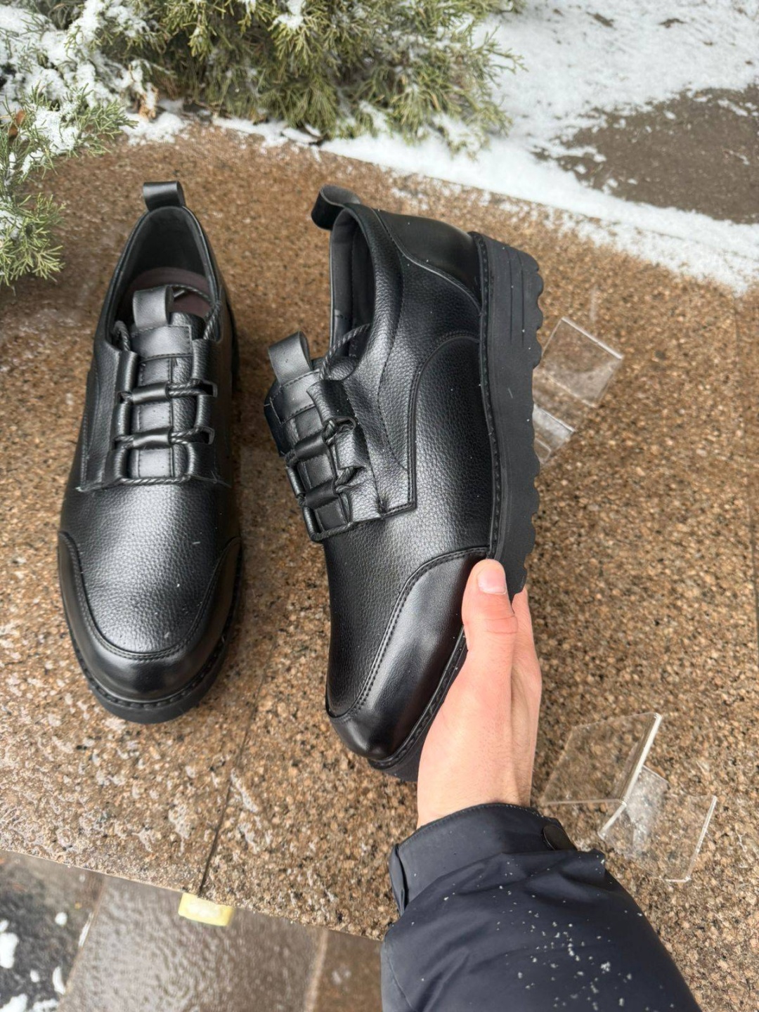 черный