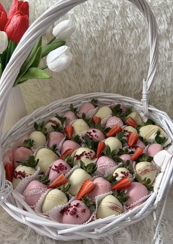 Choco_qulpinay Корзина клубники в шоколаде L