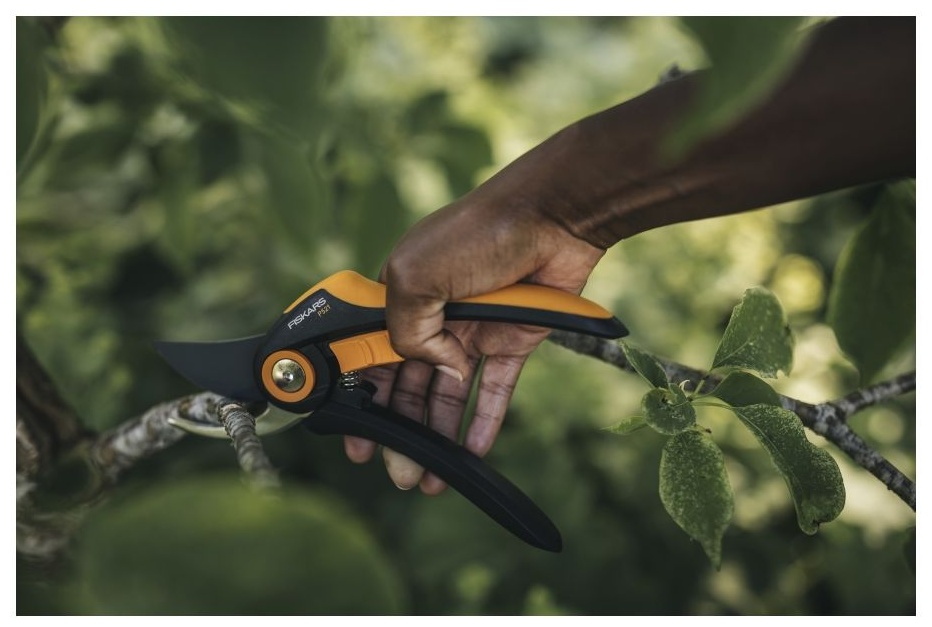 Секатор FISKARS 1057167