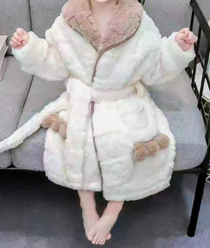 Махровый халат белый
