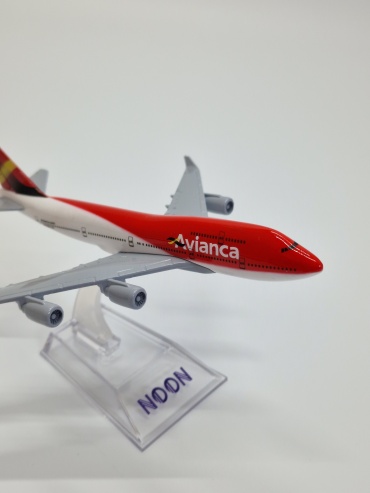 Самолет NOON АК Avianca Boeing B747 AA74716N 1:450