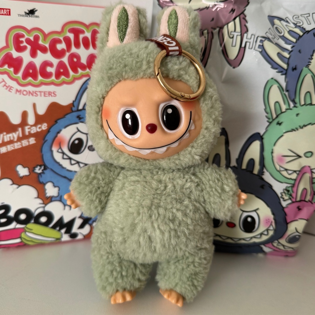 Игрушка-подвеска POP MART Лабубу, 17 см