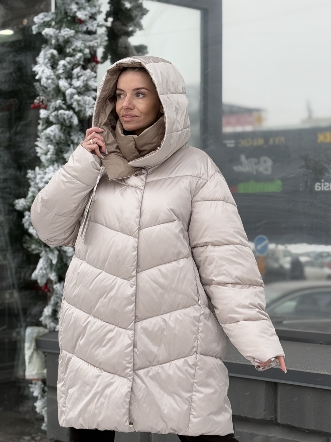 Пуховик бежевый