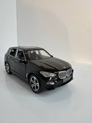 Машина BMW X5 черный