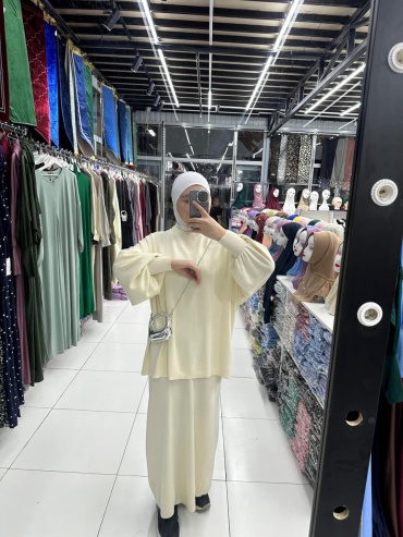Костюм бежевый