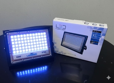 Прожектор LBOOSS Светодиодный прожектор LED Flood Light 50W (IP65) синий