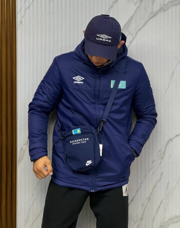 Демисезонная куртка Umbro темно-синий