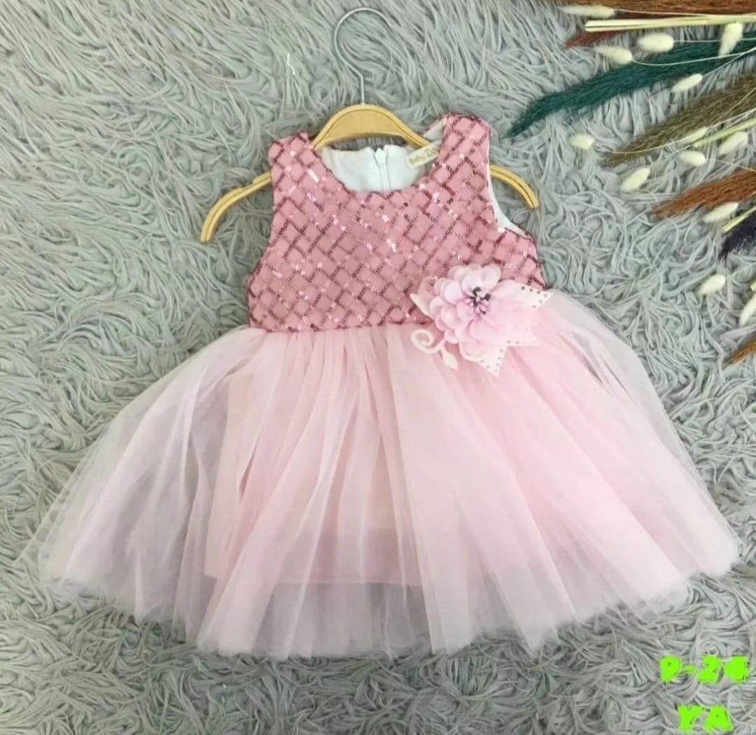 Нарядное платье розовый