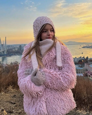 Пальто розовый