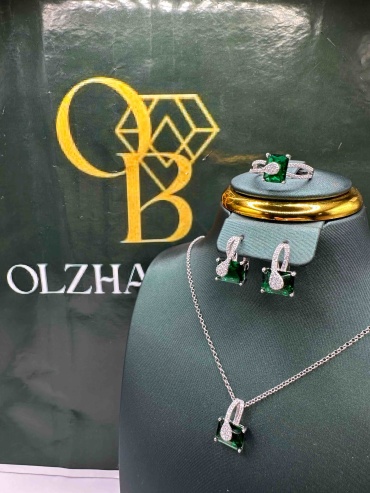 OLZHA BRAND Bax вес 12 г серебро, изумруд