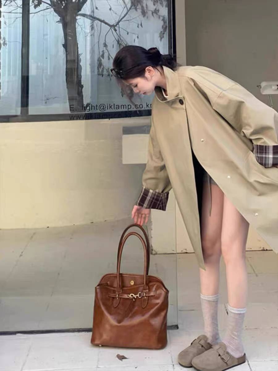 Тренчкот хаки